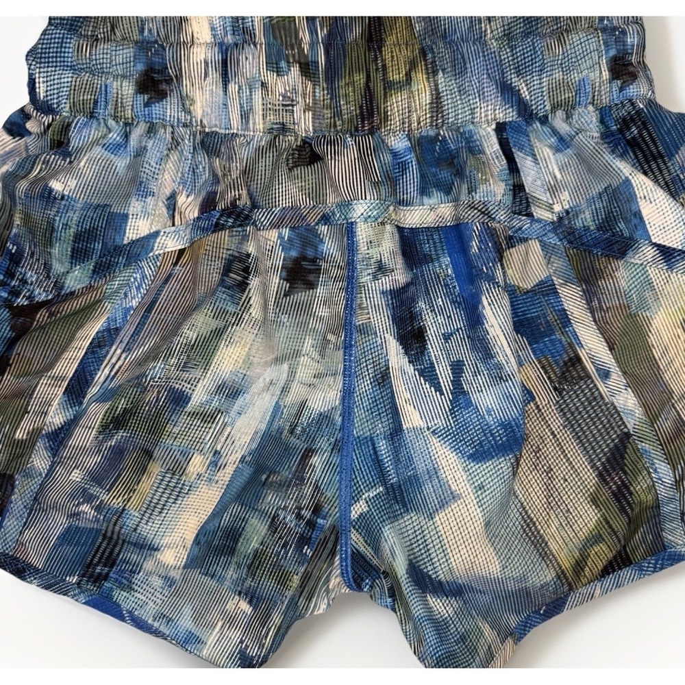 Lululemon Shorts Womens 4 Blue Green Tracker Abstract Running Athletic Yoga - Picture 6 of 13
